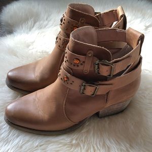 betsey johnson booties